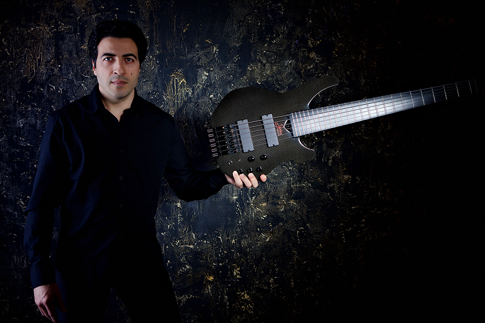 baixista profissional roger valerioti